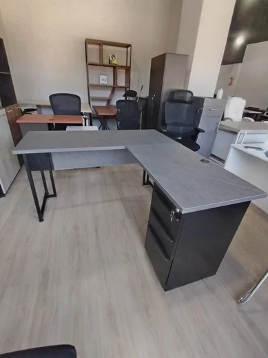 Oficina Modelo GM-135 - Mobiliario Corporativo & Oficinas